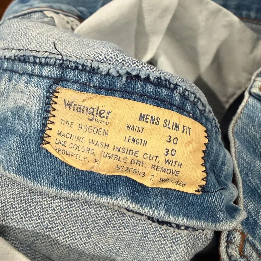 Vintage Wrangler Jeans Mens 28x26.5 Blue Faded Slim Fit Cowboy Cut 936DEN USA